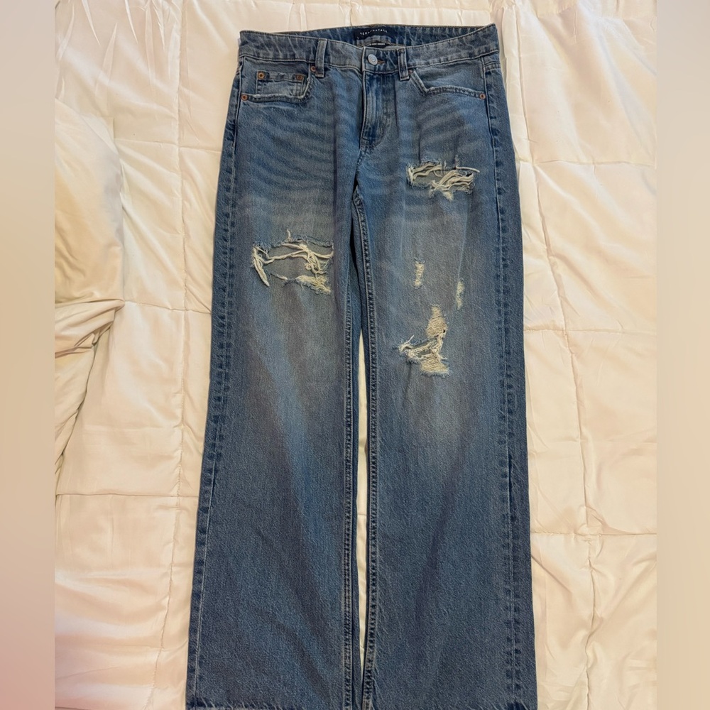 Aeropostale women’s Distressed Blue Straight Jeans